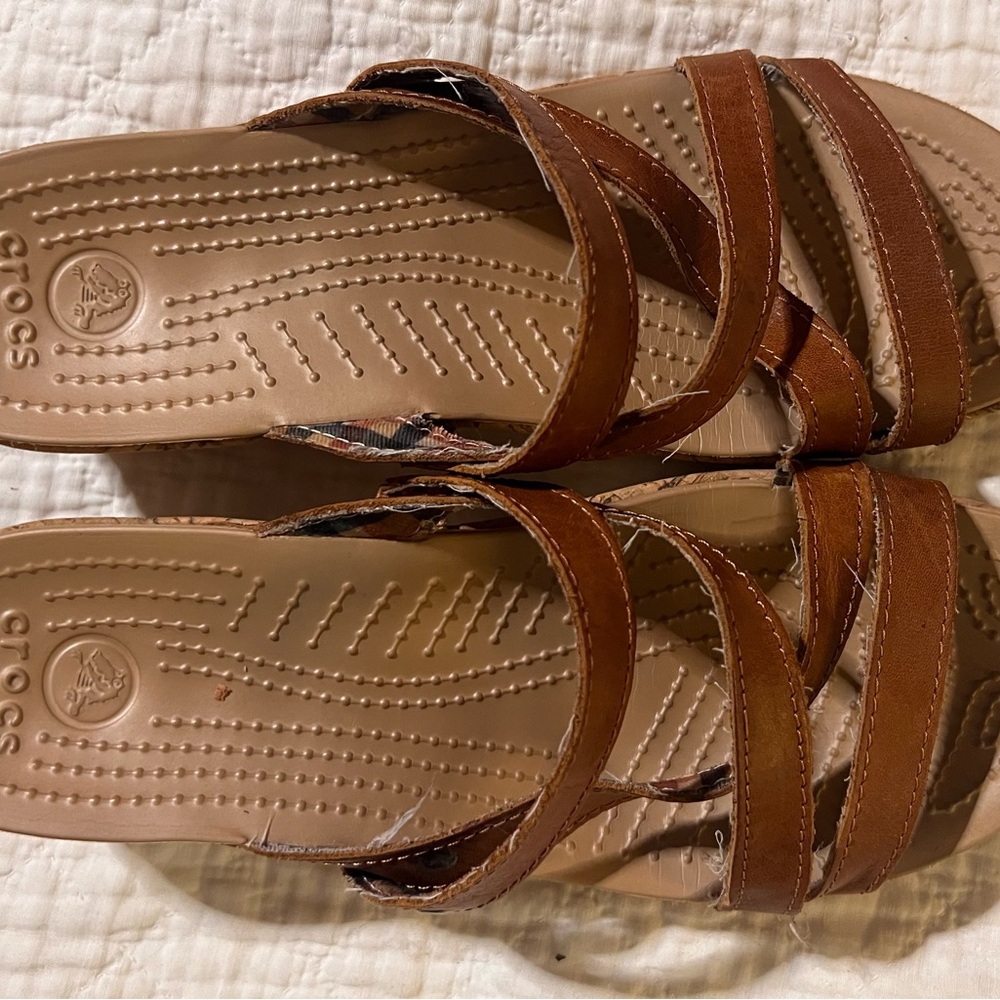 Crocs women 9 cork wedge
